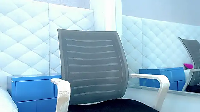 catriona queen16 online show from April 2026 07:37:02 AM