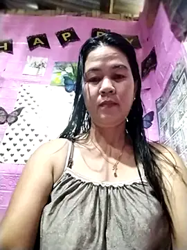 Snapshot of sweet_lyn2025 chatting on April 2026 01:01:02 AM sweet lyn2025 online show from April 2026 01:01:02 AM
