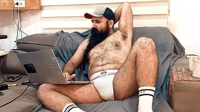 Snapshot of Barba_Negra_Fumador chatting on June 2026 03:54:01 PM Barba Negra Fumador online show from June 2026 03:54:01 PM