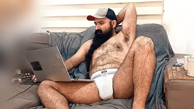 Snapshot of Barba_Negra_Fumador chatting on June 2026 07:13:01 PM Barba Negra Fumador online show from June 2026 07:13:01 PM