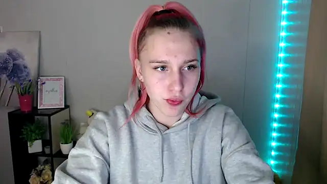 Scarlett lil online show from April 2026 07:44:01 AM