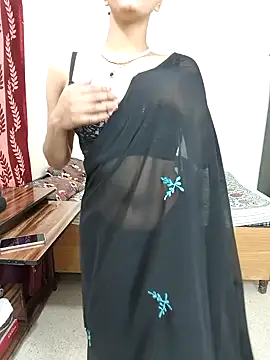 Glow Queen online show from April 2026 05:30:01 PM