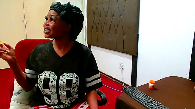 SpicyKittyxxx online show from March 2026 12:01:02 PM