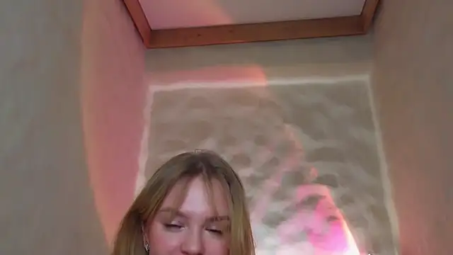 cyberl0ve  online show from March 2026 04:22:02 PM