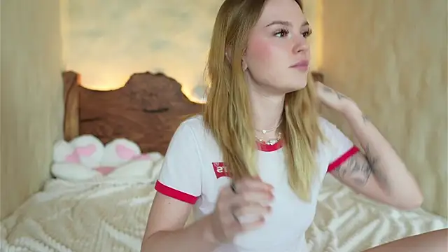 cyberl0ve  online show from April 2026 11:33:01 AM