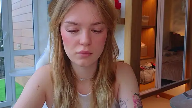 cyberl0ve  online show from March 2026 02:40:02 PM