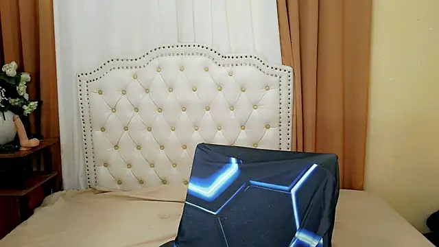 Seductive sophie online show from April 2026 02:17:01 AM