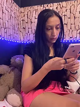 anamaria04 online show from April 2026 01:36:01 PM