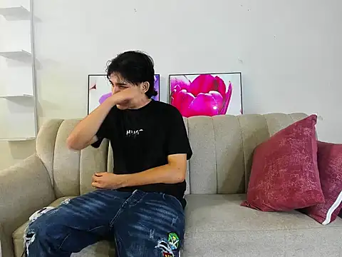 monky 0002 online show from April 2026 01:40:01 PM