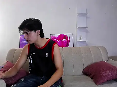 monky 0002 online show from April 2026 01:48:01 PM