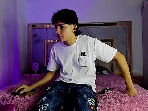 monky 0002 online show from March 2026 03:05:01 AM