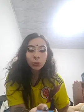 Moonandzukko online show from March 2026 07:37:02 PM