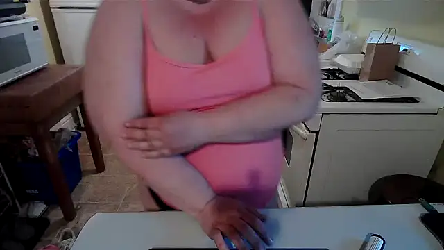 smalltowntrouble online show from June 2026 12:33:01 AM