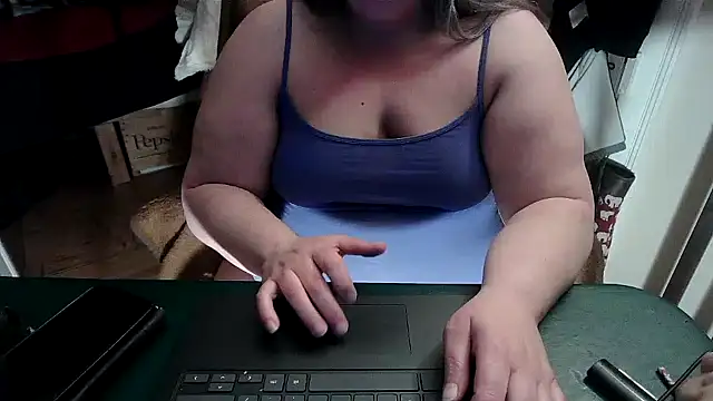 smalltowntrouble online show from April 2026 01:21:01 AM