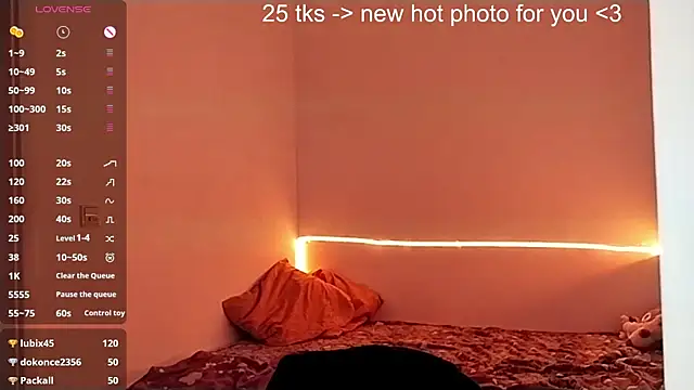 CucKuhta online show from April 2026 04:14:02 PM