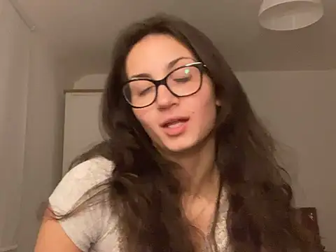 Ellamay06 online show from March 2026 09:22:01 PM