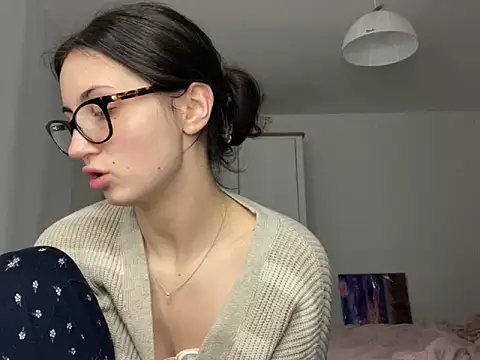 Ellamay06 online show from March 2026 09:06:01 PM