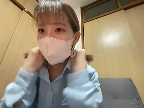 Snapshot of airi-ai0302 chatting on May 2026 04:35:01 PM airi-ai0302 online show from May 2026 04:35:01 PM