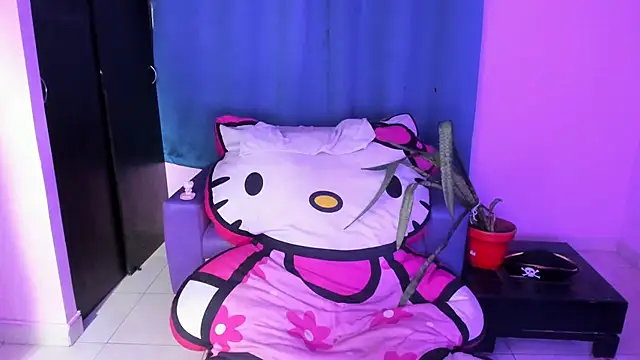 doll katiuska online show from June 2026 12:25:02 PM