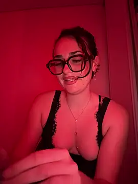 Claraaaaa06 online show from April 2026 07:07:01 PM