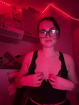 Claraaaaa06 online show from April 2026 07:33:01 PM