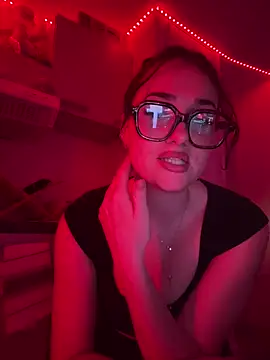 Claraaaaa06 online show from April 2026 07:48:01 PM