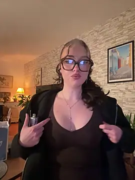 Claraaaaa06 online show from April 2026 07:31:01 PM