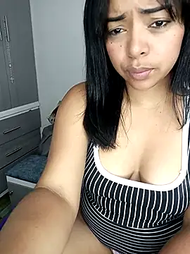 Babyfull lips online show from April 2026 03:07:01 PM