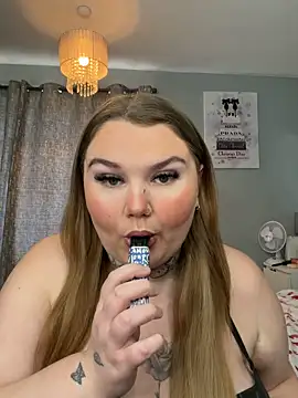 BeeMay22 online show from April 2026 03:48:01 PM