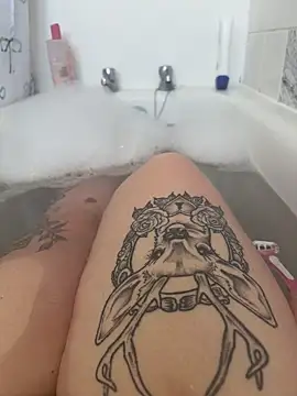 BeeMay22 online show from March 2026 10:39:02 AM