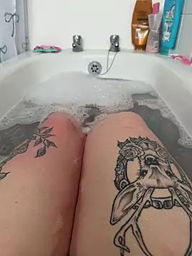 BeeMay22 online show from March 2026 01:33:02 PM