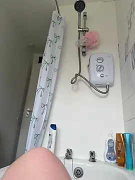 BeeMay22 online show from April 2026 12:34:01 PM