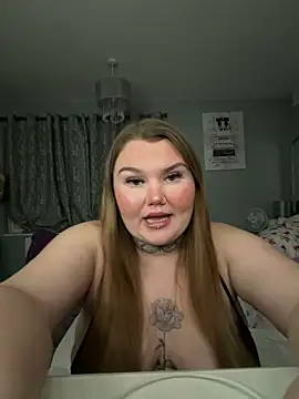 BeeMay22 online show from March 2026 09:52:01 PM