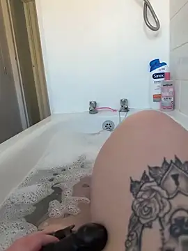 BeeMay22 online show from March 2026 12:36:01 PM