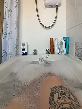 BeeMay22 online show from March 2026 10:44:01 AM