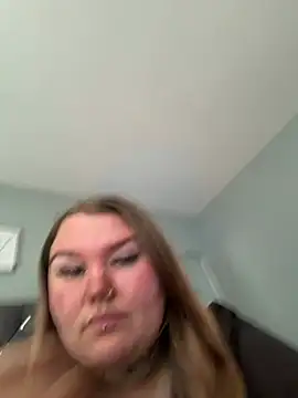 BeeMay22 online show from May 2026 12:09:02 PM