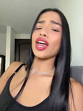 Bella Smithe online show from July 2026 01:33:01 PM