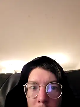 Snapshot of KinkyKittyBoy chatting on May 2026 05:33:01 AM KinkyKittyBoy online show from May 2026 05:33:01 AM