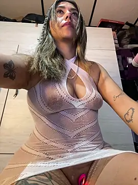 stefanyqueen69 online show from April 2026 01:51:01 PM