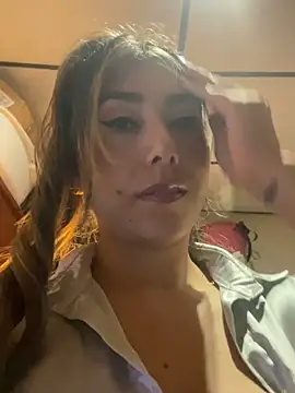 stefanyqueen69 online show from April 2026 01:28:01 PM