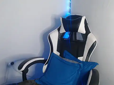 KathLovee online show from April 2026 04:42:02 PM