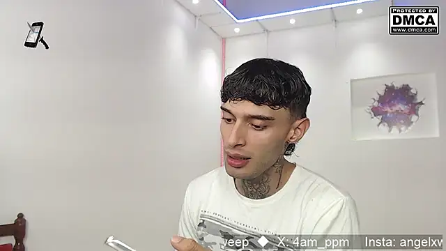 yourxcyberxangel online show from April 2026 11:00:02 PM