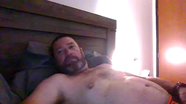 Snapshot of Beaededpainter chatting on May 2026 06:25:02 PM Beaededpainter online show from May 2026 06:25:02 PM