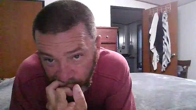 Snapshot of Beaededpainter chatting on June 2026 12:44:02 AM Beaededpainter online show from June 2026 12:44:02 AM