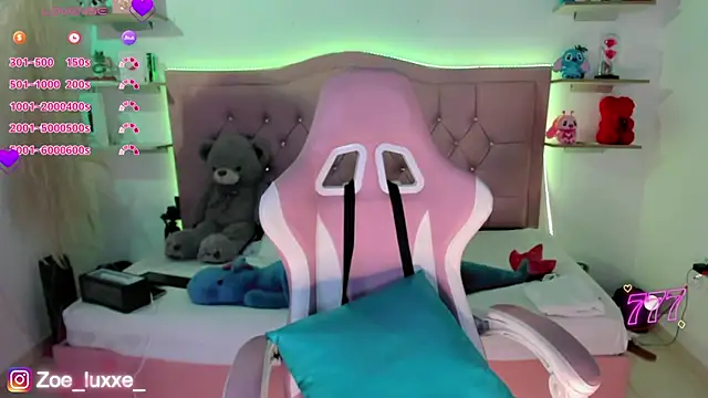 Zoe Luxxe  online show from May 2026 09:10:02 PM