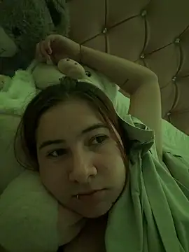 Zoe Luxxe  online show from April 2026 11:24:02 PM