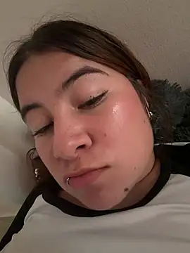 Zoe Luxxe  online show from June 2026 10:38:01 PM