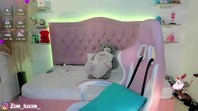 Zoe Luxxe  online show from April 2026 09:15:02 PM