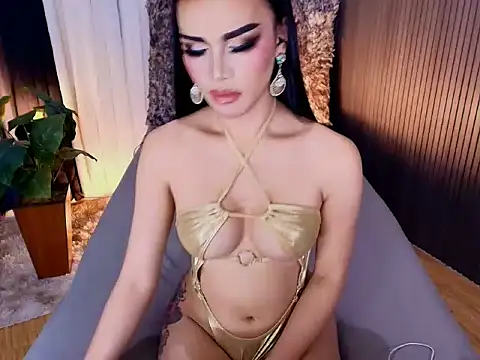 Snapshot of nikkieviolante chatting on July 2026 02:20:02 AM nikkieviolante online show from July 2026 02:20:02 AM