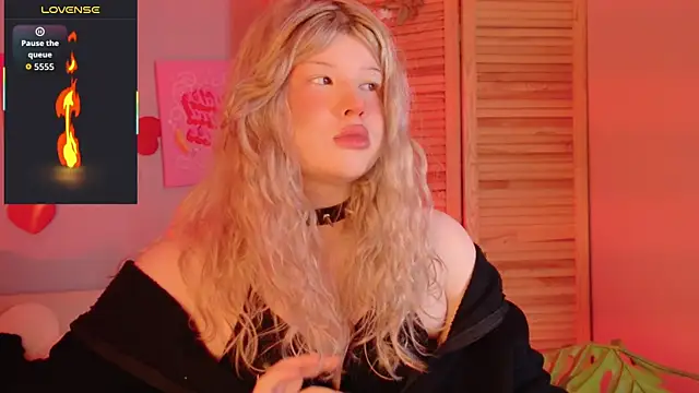 LilithNlsn online show from May 2026 12:14:01 AM